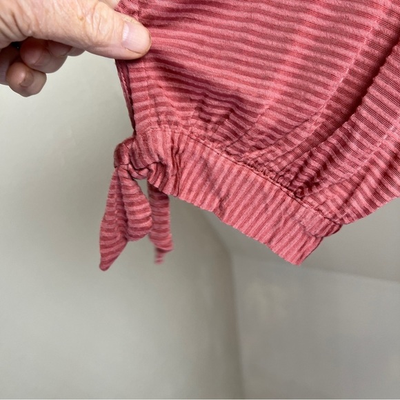 LUCKY BRAND Rose tone Striped Short Sleeves with Ties Top. Size Large - Picture 3 of 7